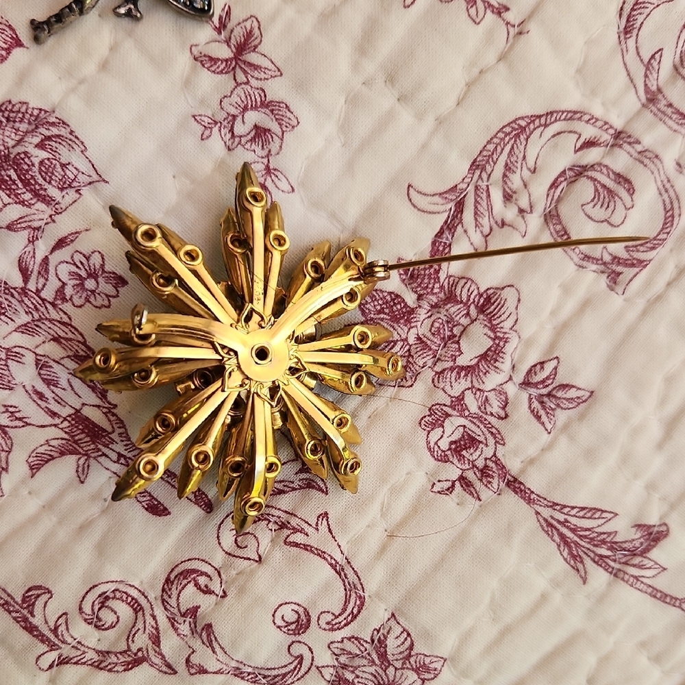 Junk/Mystery Jewelry collection butterfly, Bee, Vtg. Brooch, Buckle Lot Coquette - Picture 5 of 14